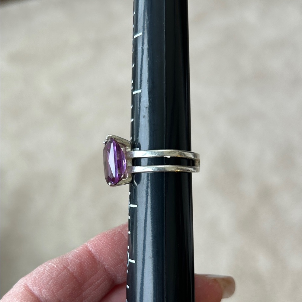 Chic Silver Ring With Purple Gemstone - image 2